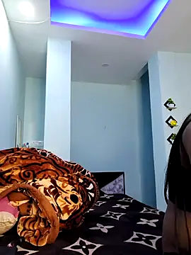 Snapshot of royaldoll-143 chatting on 01.14.25 royaldoll-143 online show from 01.14.25