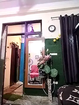 Snapshot of royaldoll-143 chatting on 03.21.25 royaldoll-143 online show from 03.21.25