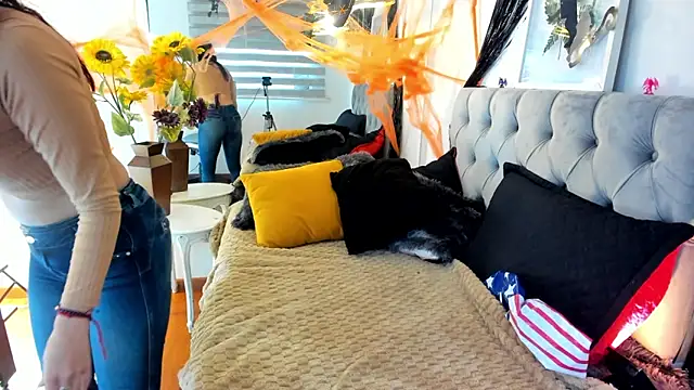 Nami sunny online show from 10.24.25