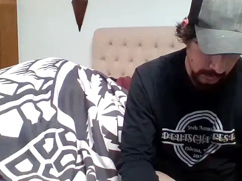 Snapshot of Curved4Pleasure chatting on 03.04.25 Curved4Pleasure online show from 03.04.25