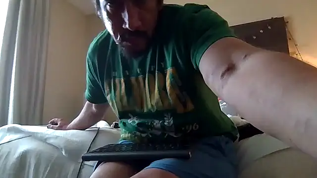 Snapshot of Curved4Pleasure chatting on 03.10.26 Curved4Pleasure online show from 03.10.26