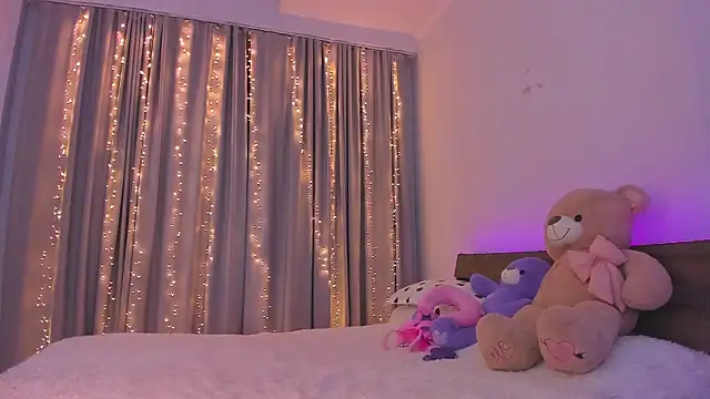 Snapshot of Dollyaa chatting on 02.05.26 Dollyaa online show from 02.05.26