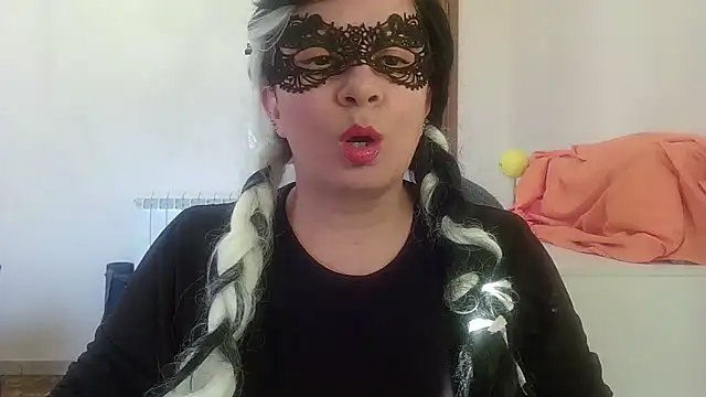 Ninalapiccolina online show from 11.26.25