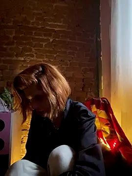 Snapshot of spacegirlll chatting on 01.05.26 spacegirlll online show from 01.05.26