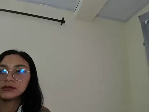 Snapshot of ASIAM_BRUNET chatting on 11.01.25 ASIAM BRUNET online show from 11.01.25