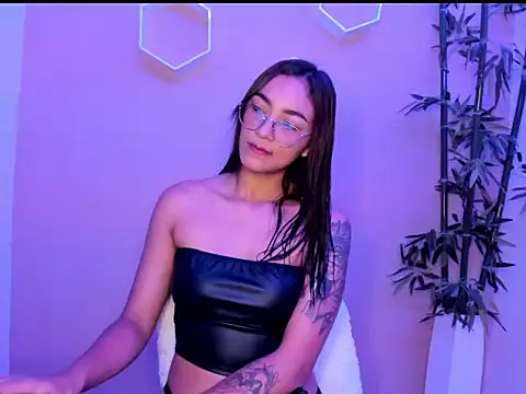 Snapshot of ASIAM_BRUNET chatting on 02.04.26 ASIAM BRUNET online show from 02.04.26