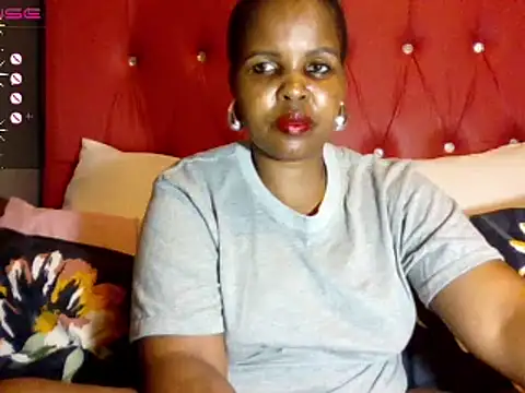 Honeybae82x online show from 03.12.25