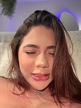 Snapshot of Aryrosee chatting on 11.15.25 Aryrosee online show from 11.15.25