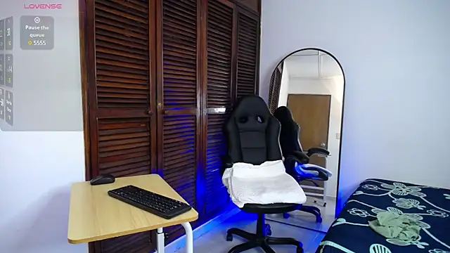 karoll marquez online show from 02.05.25