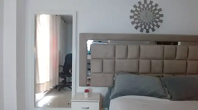 zoecruzz online show from 01.14.25