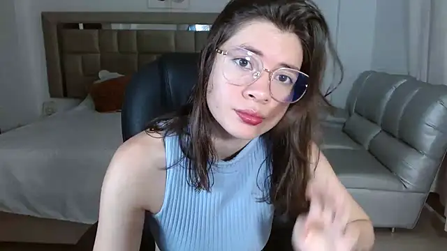 zoecruzz online show from 12.20.25