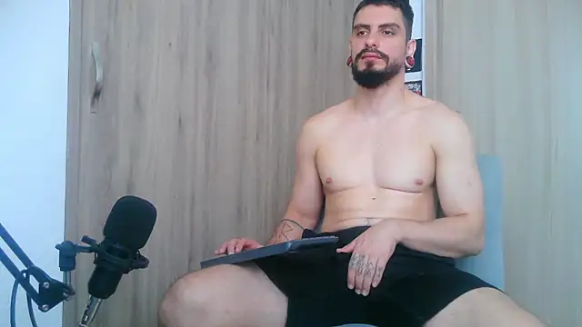 Aaron kwok28 online show from 10.16.25