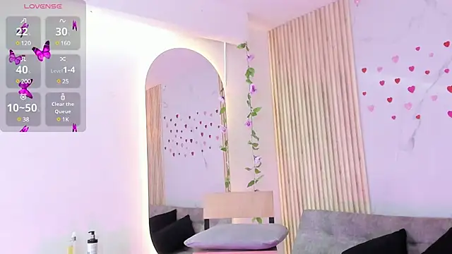 Snapshot of Aria_montgomeri chatting on 03.08.25 Aria montgomeri online show from 03.08.25