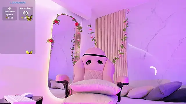 Snapshot of Aria_montgomeri chatting on 10.02.25 Aria montgomeri online show from 10.02.25