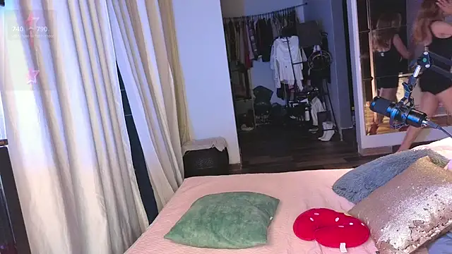 Snapshot of greyslopez chatting on 11.05.25 greyslopez online show from 11.05.25