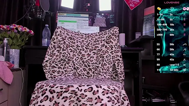 Raissa sky26 online show from 10.20.25