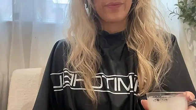 mollywilde online show from 11.10.25