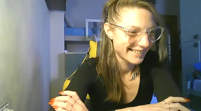 Feli blue online show from 12.04.24