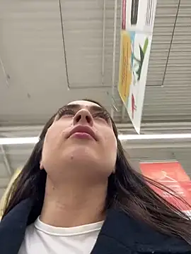 Holly Play online show from 02.19.25