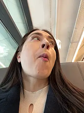 Holly Play online show from 02.27.25