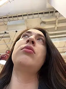 Holly Play online show from 03.15.25