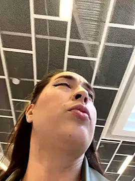 Holly Play online show from 09.24.25