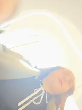 Holly Play online show from 10.05.25