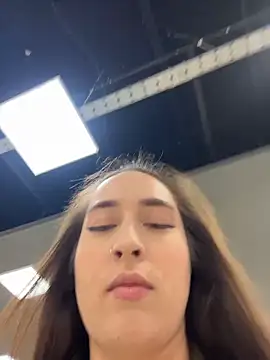 Holly Play online show from 10.27.25