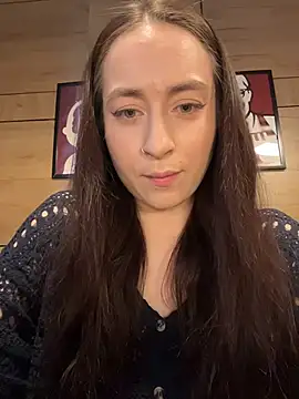 Holly Play online show from 05.01.26