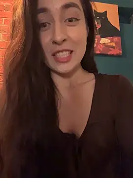 Holly Play online show from 06.17.26