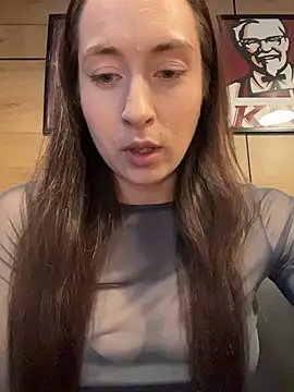 Holly Play online show from 07.04.26