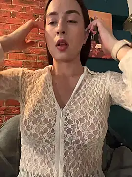 Holly Play online show from 07.15.26