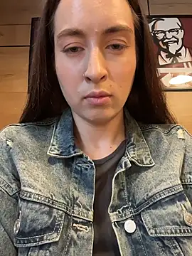 Holly Play online show from 07.30.26