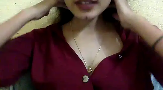 Snapshot of krati74 chatting on 12.28.24 krati74 online show from 12.28.24