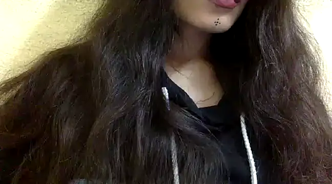 Snapshot of krati74 chatting on 01.18.25 krati74 online show from 01.18.25