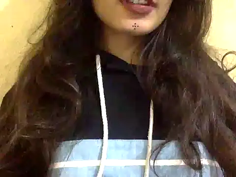 Snapshot of krati74 chatting on 02.12.25 krati74 online show from 02.12.25