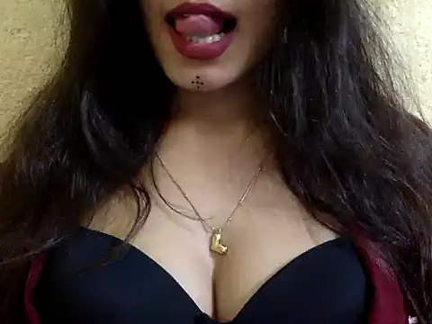 Snapshot of krati74 chatting on 02.18.25 krati74 online show from 02.18.25