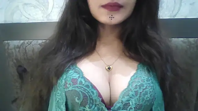 Snapshot of krati74 chatting on 09.29.25 krati74 online show from 09.29.25