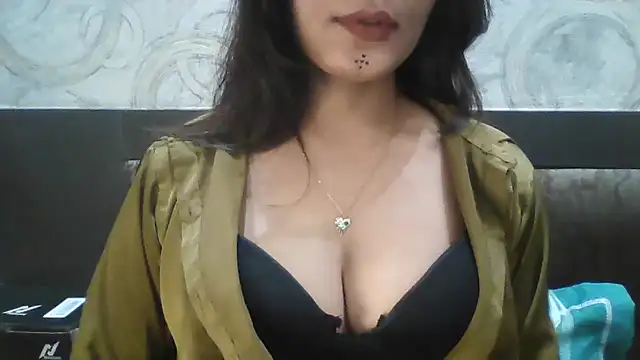 Snapshot of krati74 chatting on 11.28.25 krati74 online show from 11.28.25