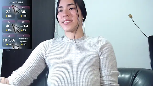 Snapshot of LESLIEBLACK_ chatting on 01.29.25 LESLIEBLACK online show from 01.29.25