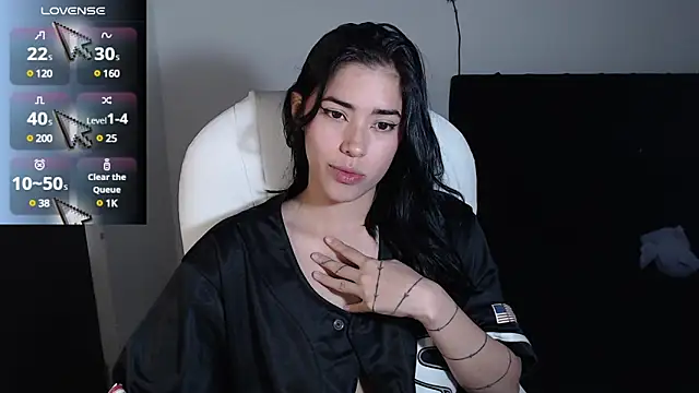 Snapshot of LESLIEBLACK_ chatting on 02.27.25 LESLIEBLACK online show from 02.27.25