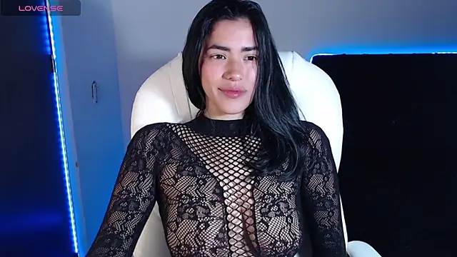 Snapshot of LESLIEBLACK_ chatting on 03.04.25 LESLIEBLACK online show from 03.04.25