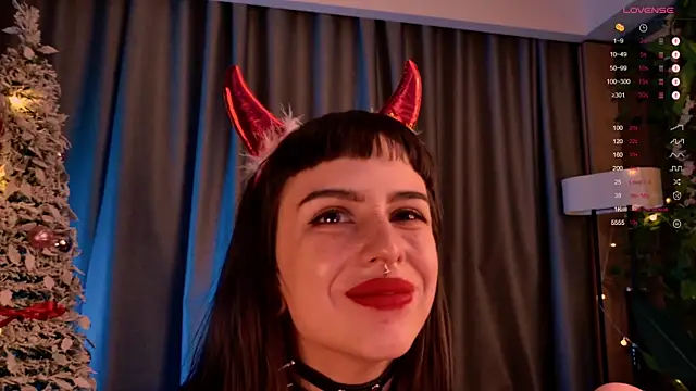 MichaellaMoon online show from 01.01.25