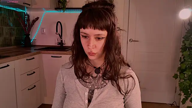 MichaellaMoon online show from 05.16.26