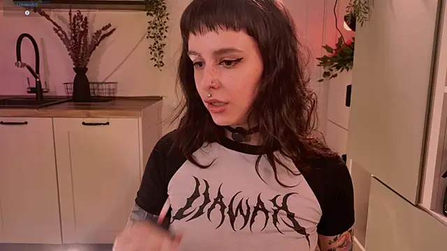 MichaellaMoon online show from 06.09.26