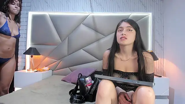 Snapshot of Bonny_Bonss chatting on 02.15.25 Bonny Bonss online show from 02.15.25