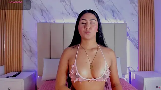 Iris Thompson  online show from 03.07.26