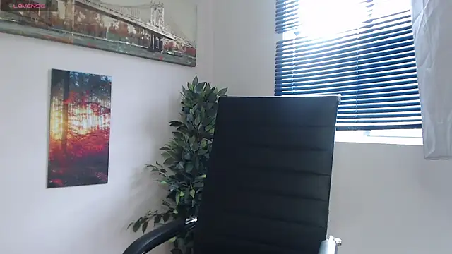 Snapshot of lucy_diiaz chatting on 12.26.24 lucy diiaz online show from 12.26.24