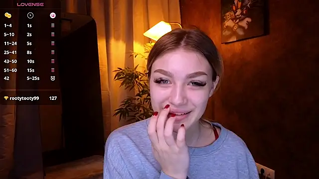 Snapshot of Ella_Milla chatting on 01.08.25 Ella Milla online show from 01.08.25