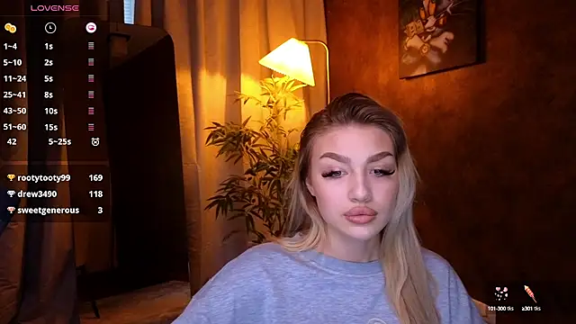 Snapshot of Ella_Milla chatting on 01.08.25 Ella Milla online show from 01.08.25